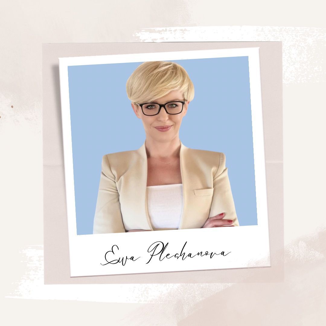 Ewa Pleshanova — polaroid